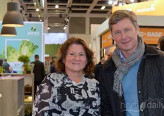Joris van Calcar van Lankhorst Yarns passed by the stand at Desch Plantpak and got into conversation with Miriam Kolen with Desch Plantpak about the current PLA popularity and scarcity in the raw materials market.
